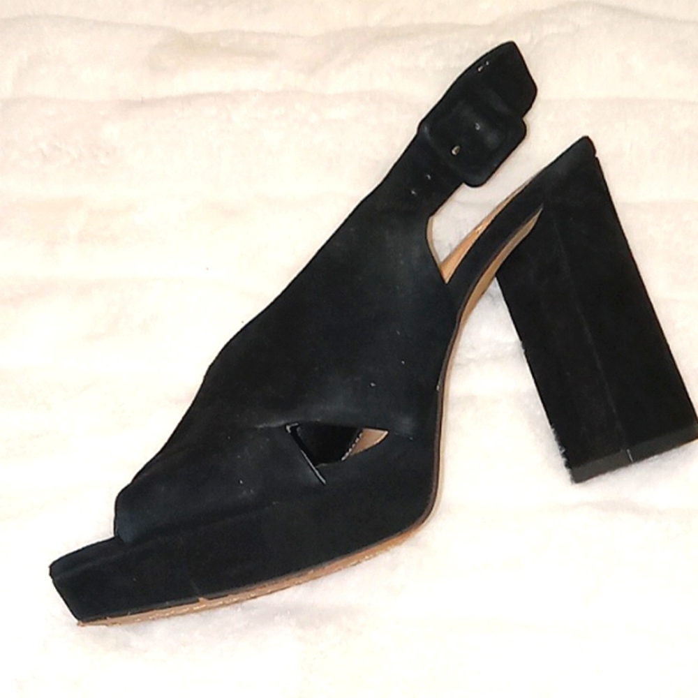 Vince Camuto Womans sz 7.5 black slingback Sandal